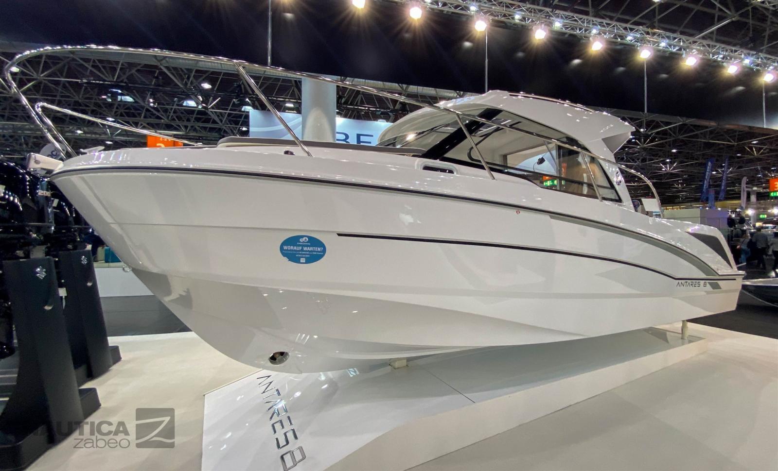 beneteau Antares 8 cruising