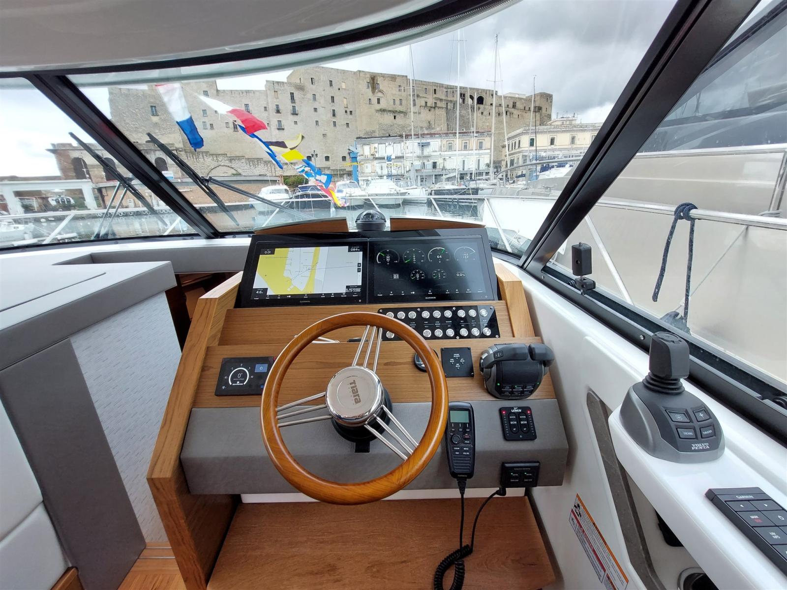 tiara yachts 44 coupe