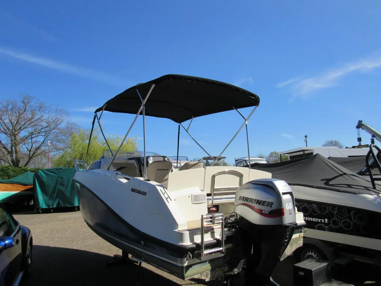 quicksilver 555 activ