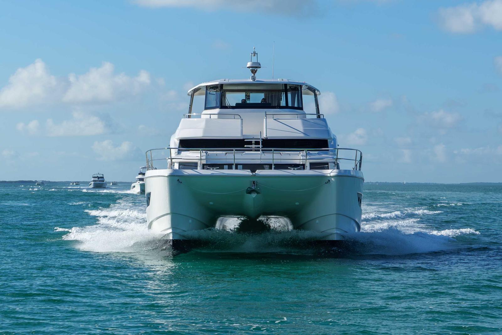 aquila 54 yacht