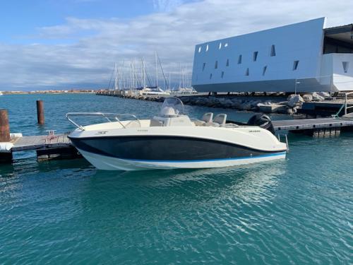 Quicksilver activ 555 open