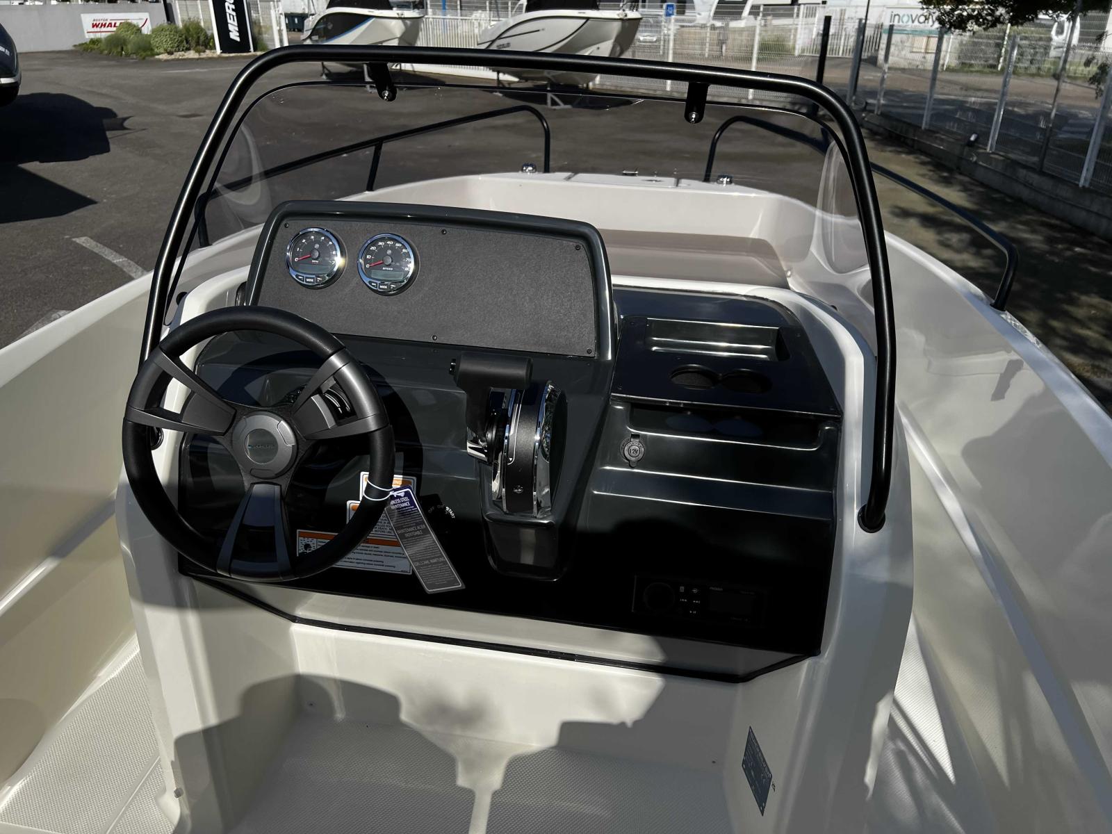 quicksilver Activ 555 open