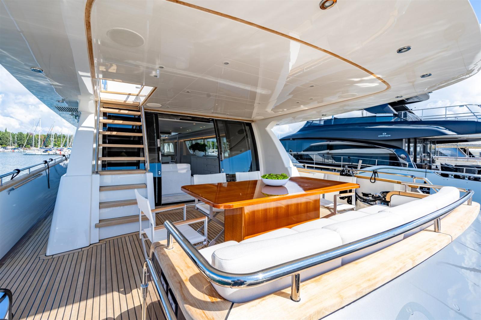 van der valk 26 rph, nicostasia