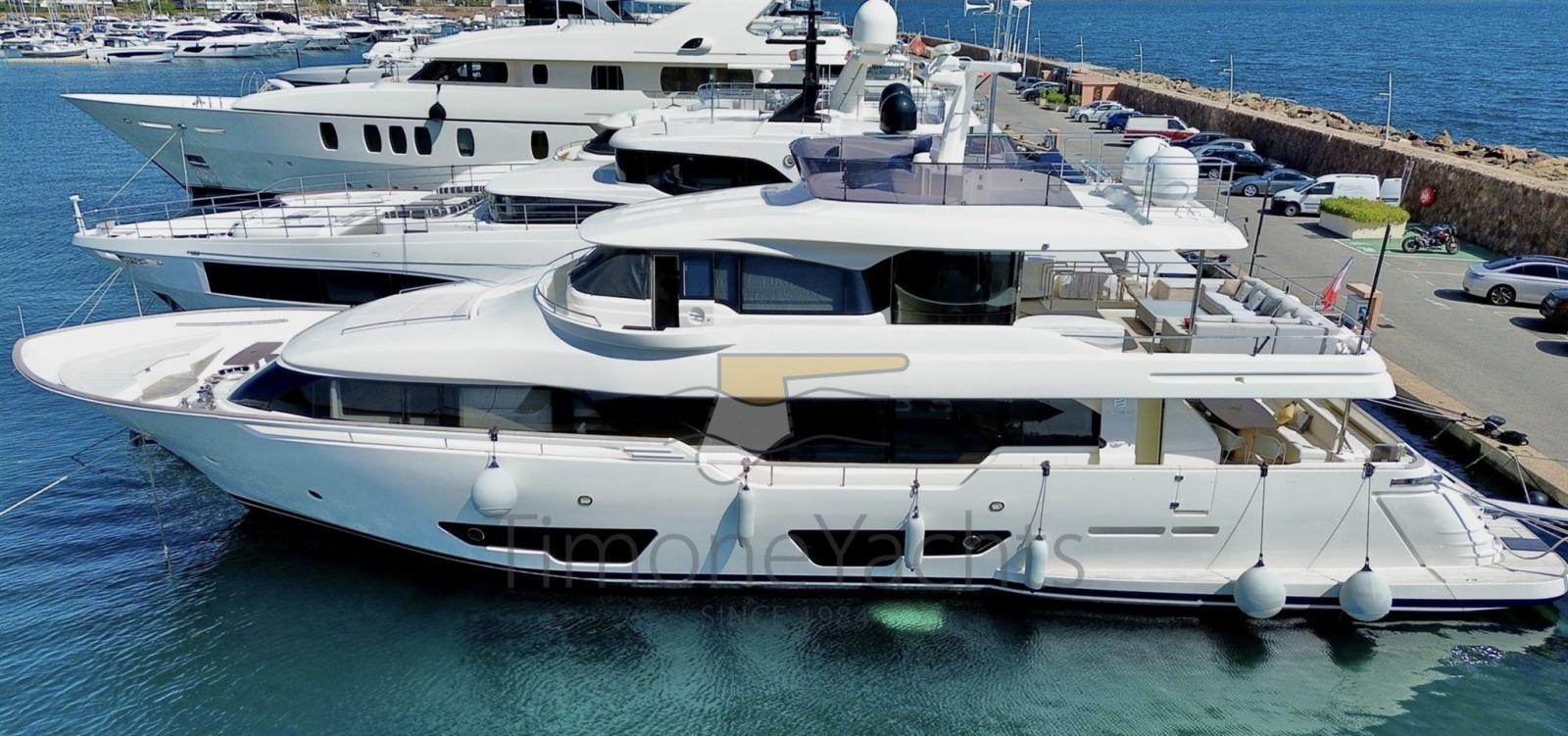 custom line Navetta 28