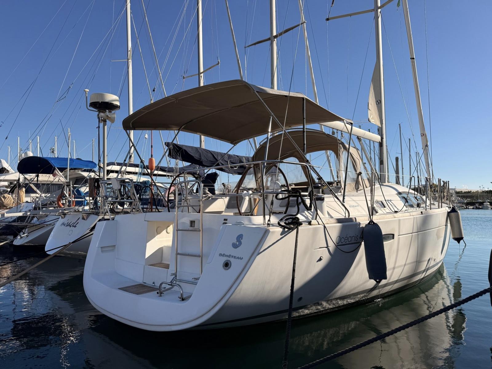 beneteau Oceanis 43