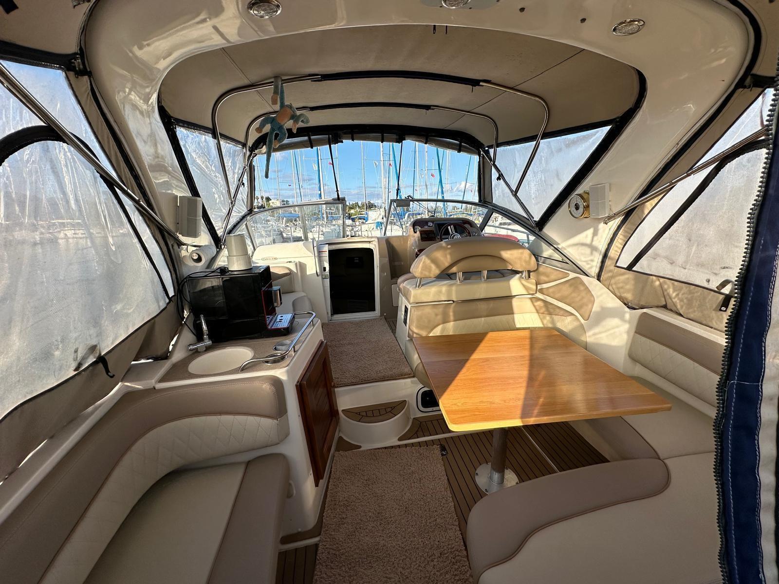 larson boats Cabrio 330