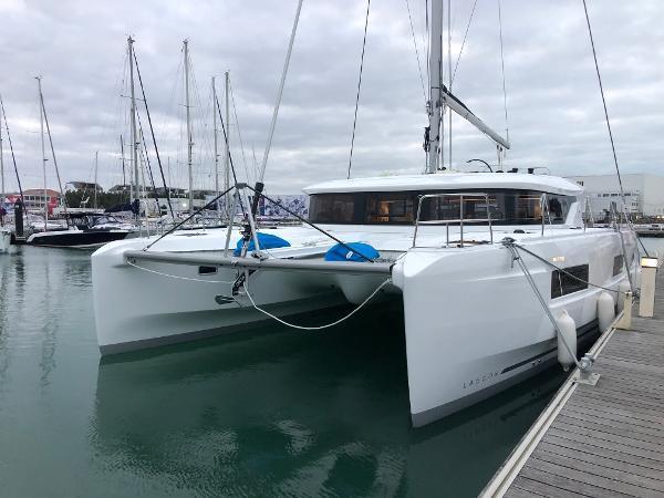 lagoon 46