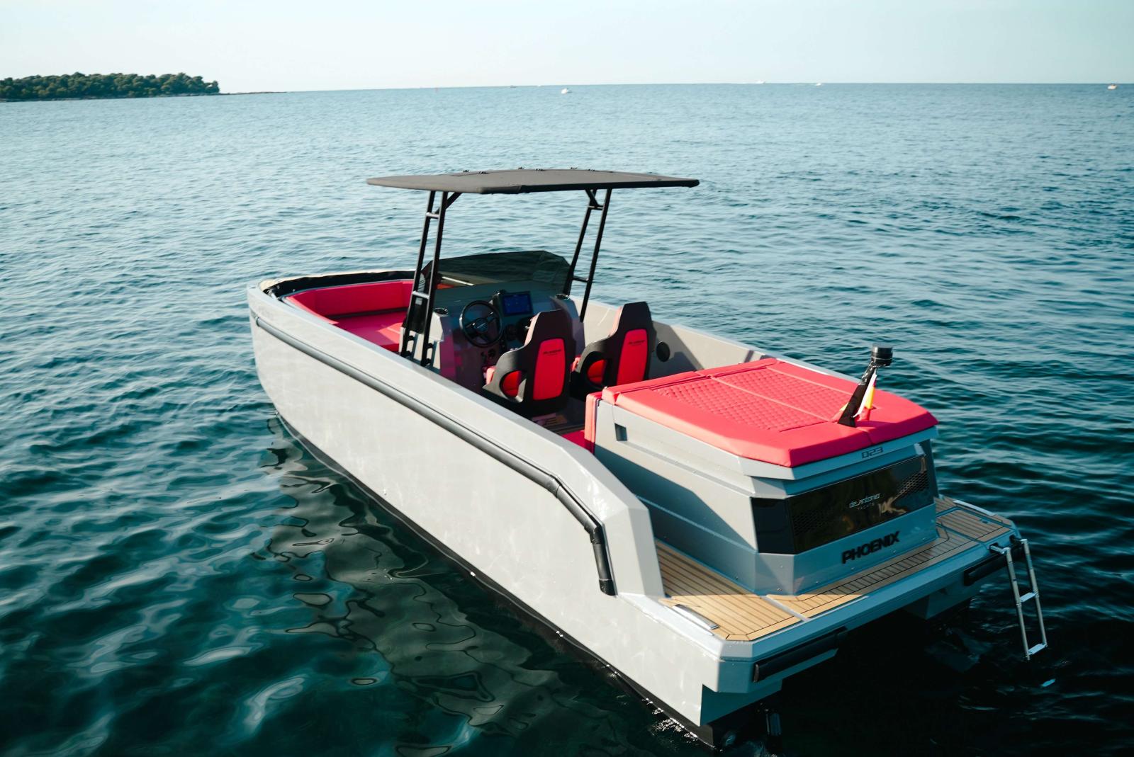 de antonio yachts D23