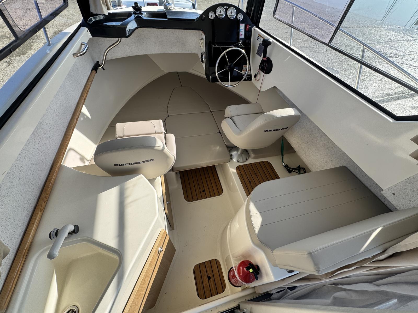 quicksilver 675 pilothouse