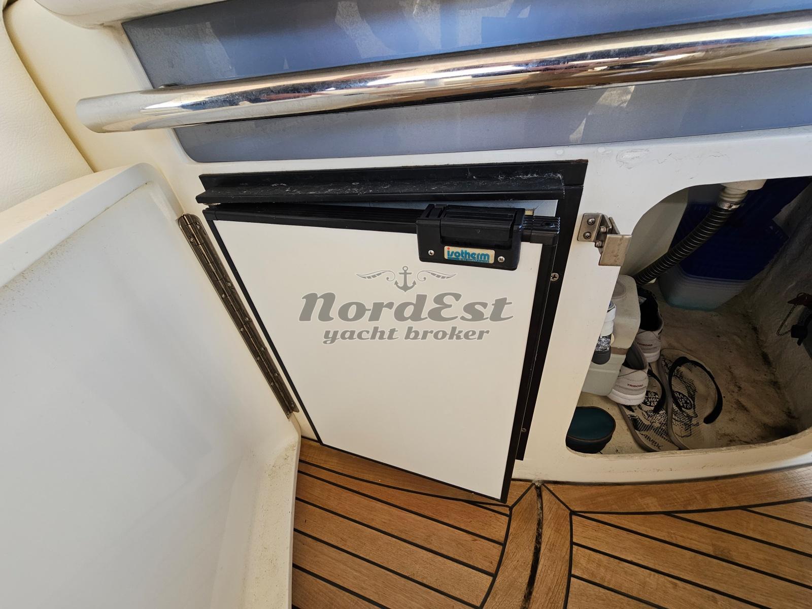 atlantis 47 ht hard top