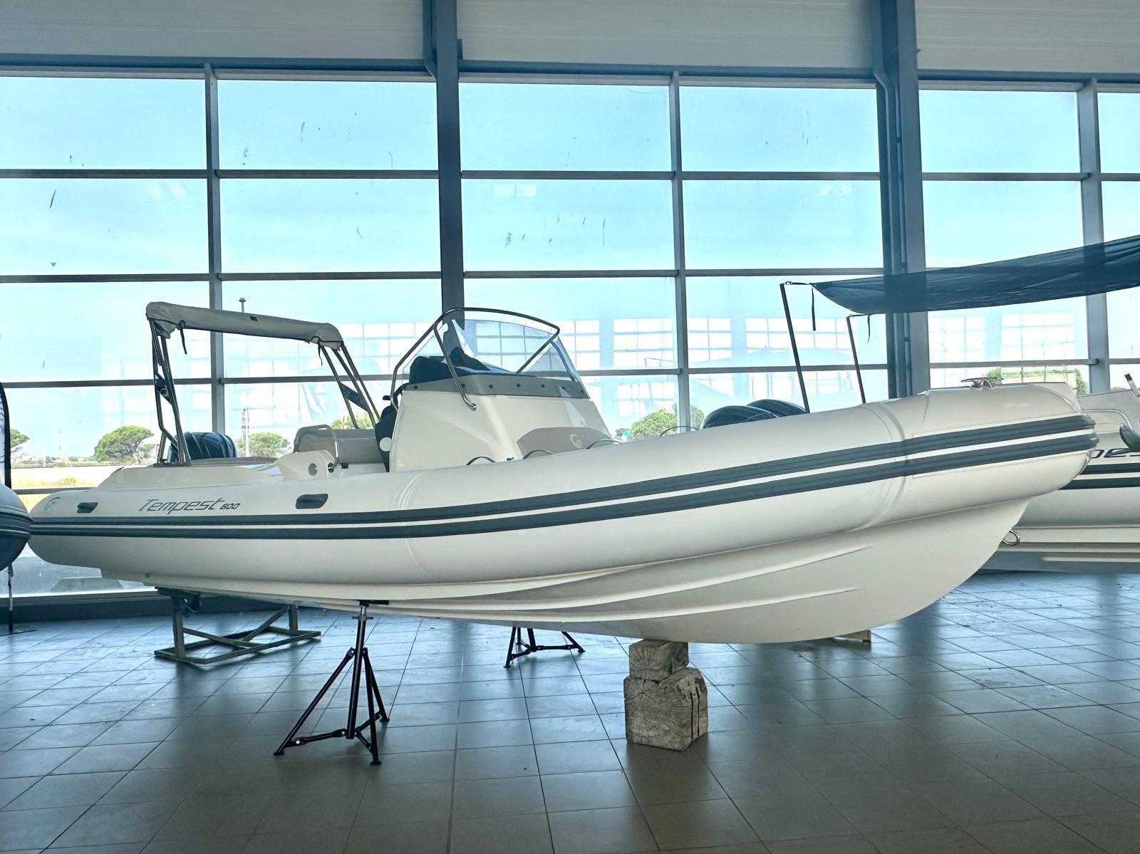 capelli Tempest 800 open