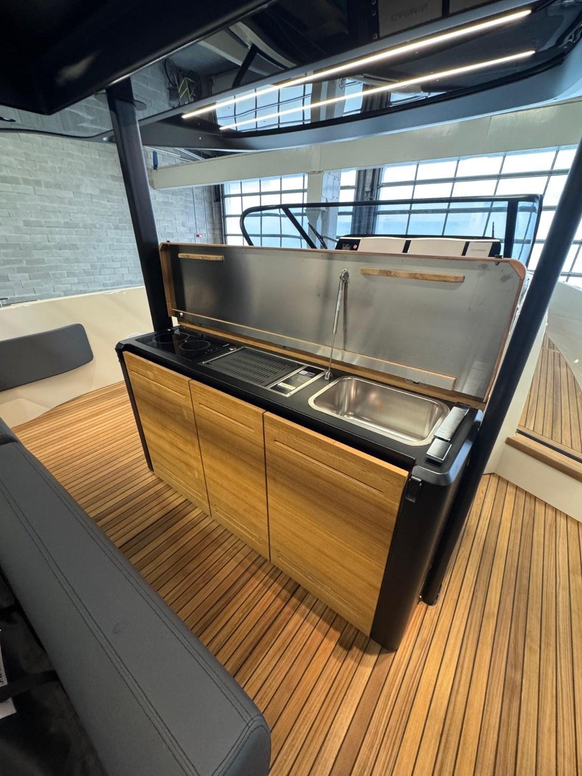 cranchi A46 luxury tender