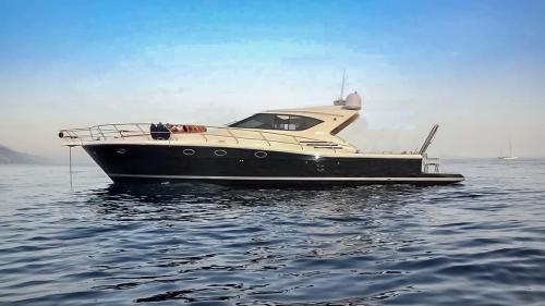 Uniesse 57 open