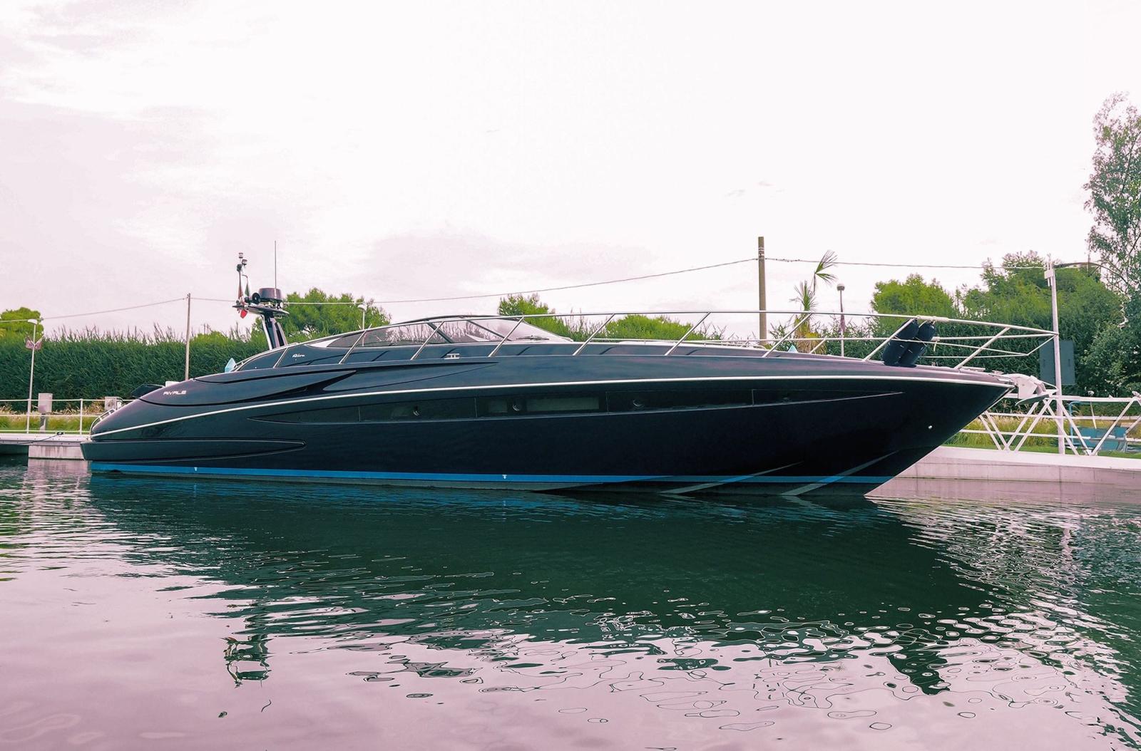 riva 52 rivale
