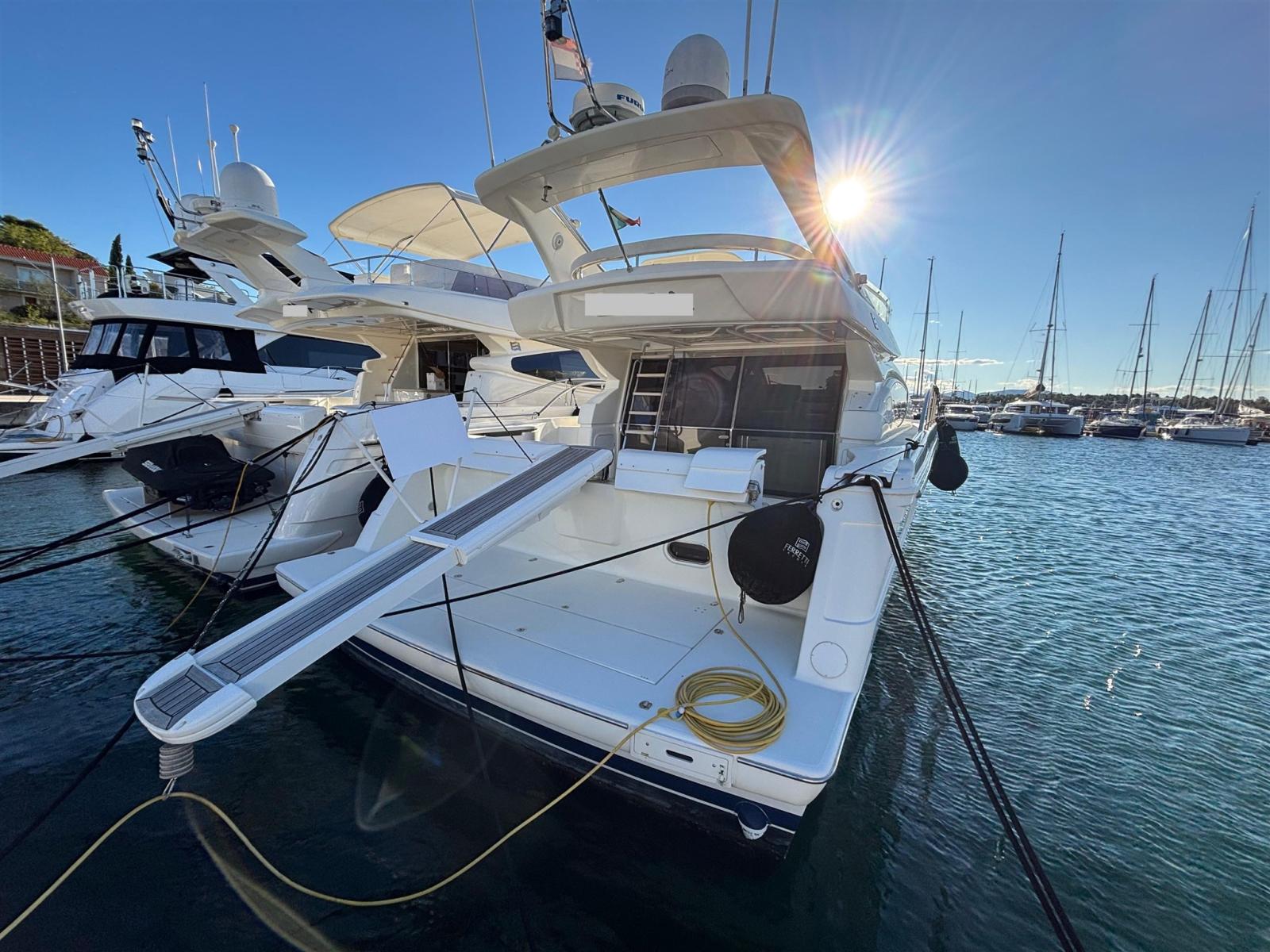 ferretti yachts 550