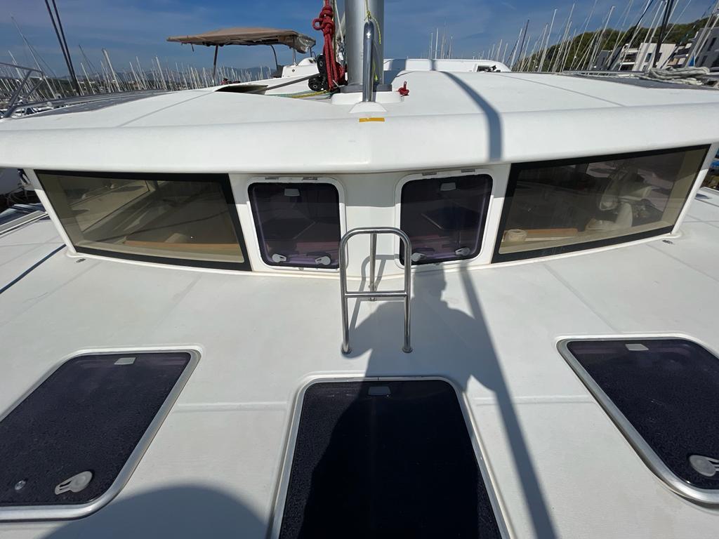 lagoon 421