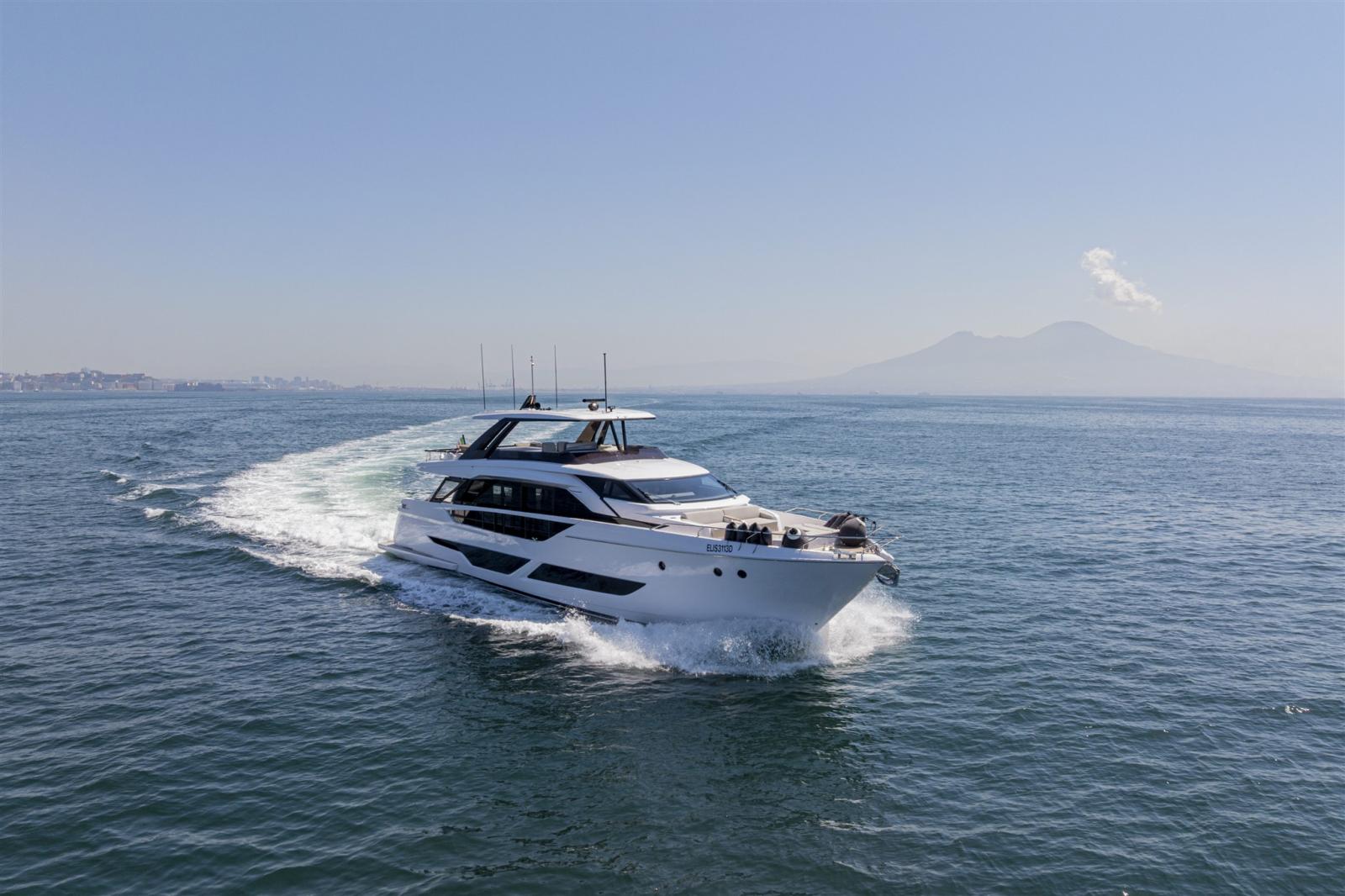 ferretti yachts 860
