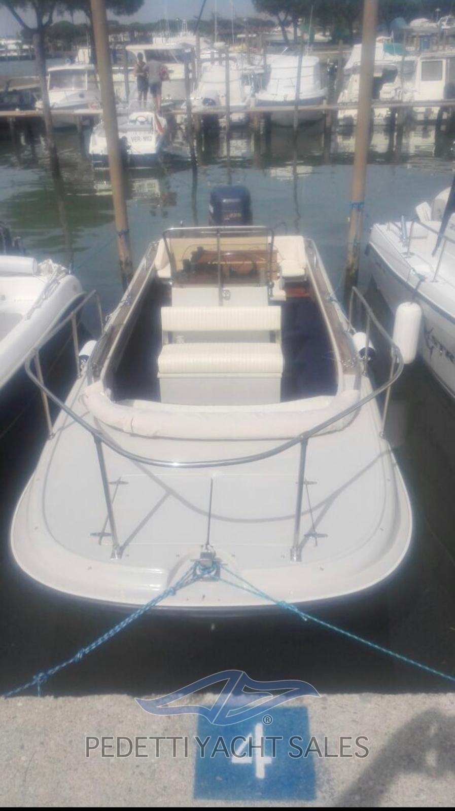 boston whaler 21 outrage