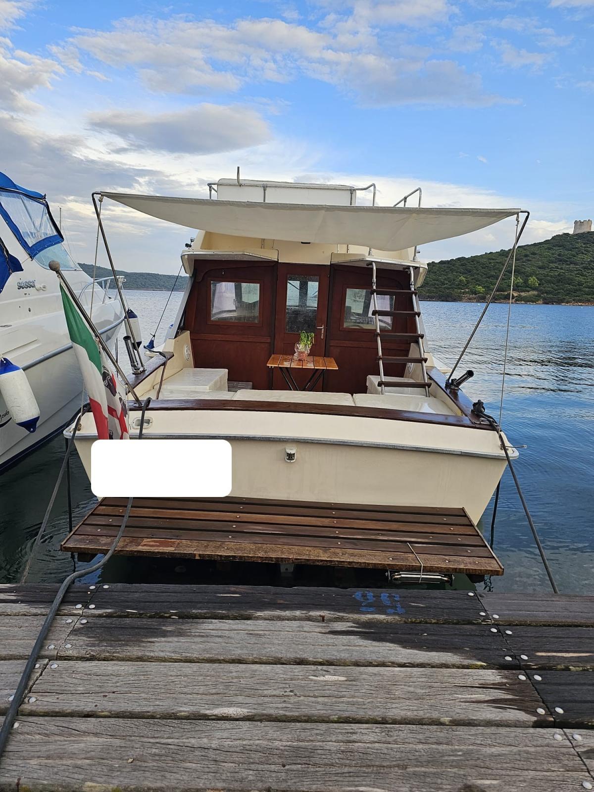 chris craft 25 sedan