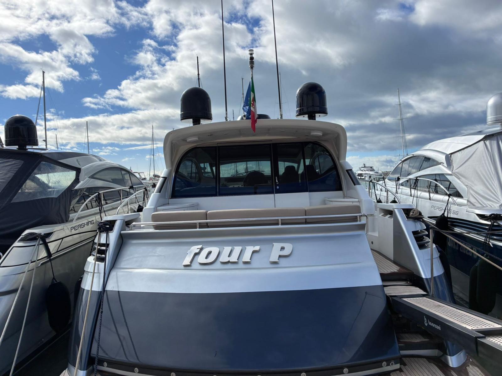 pershing 62