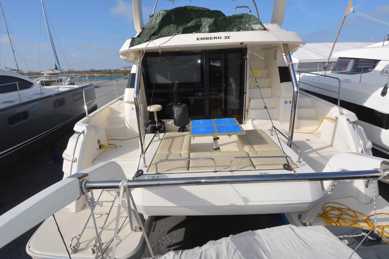 aquila power yacht Aquila 44