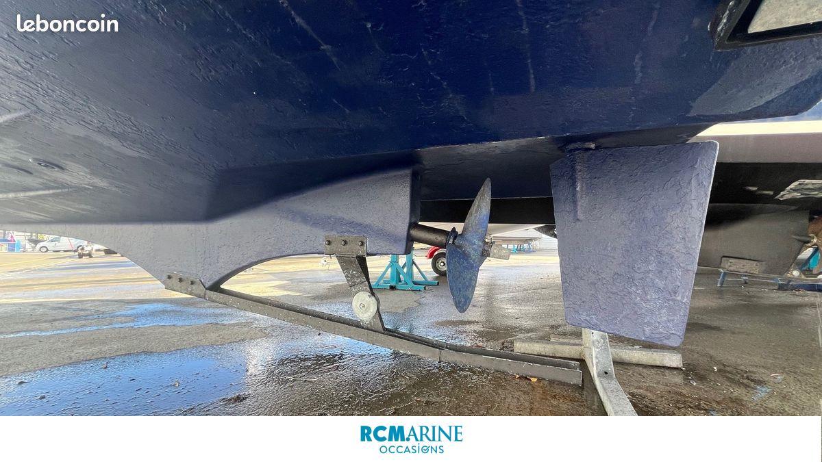 beneteau Antares 6 fishing