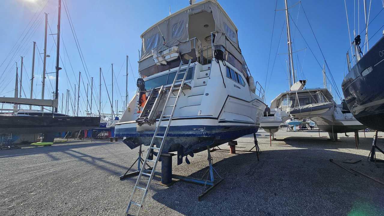 cruisers yachts 3850 aft