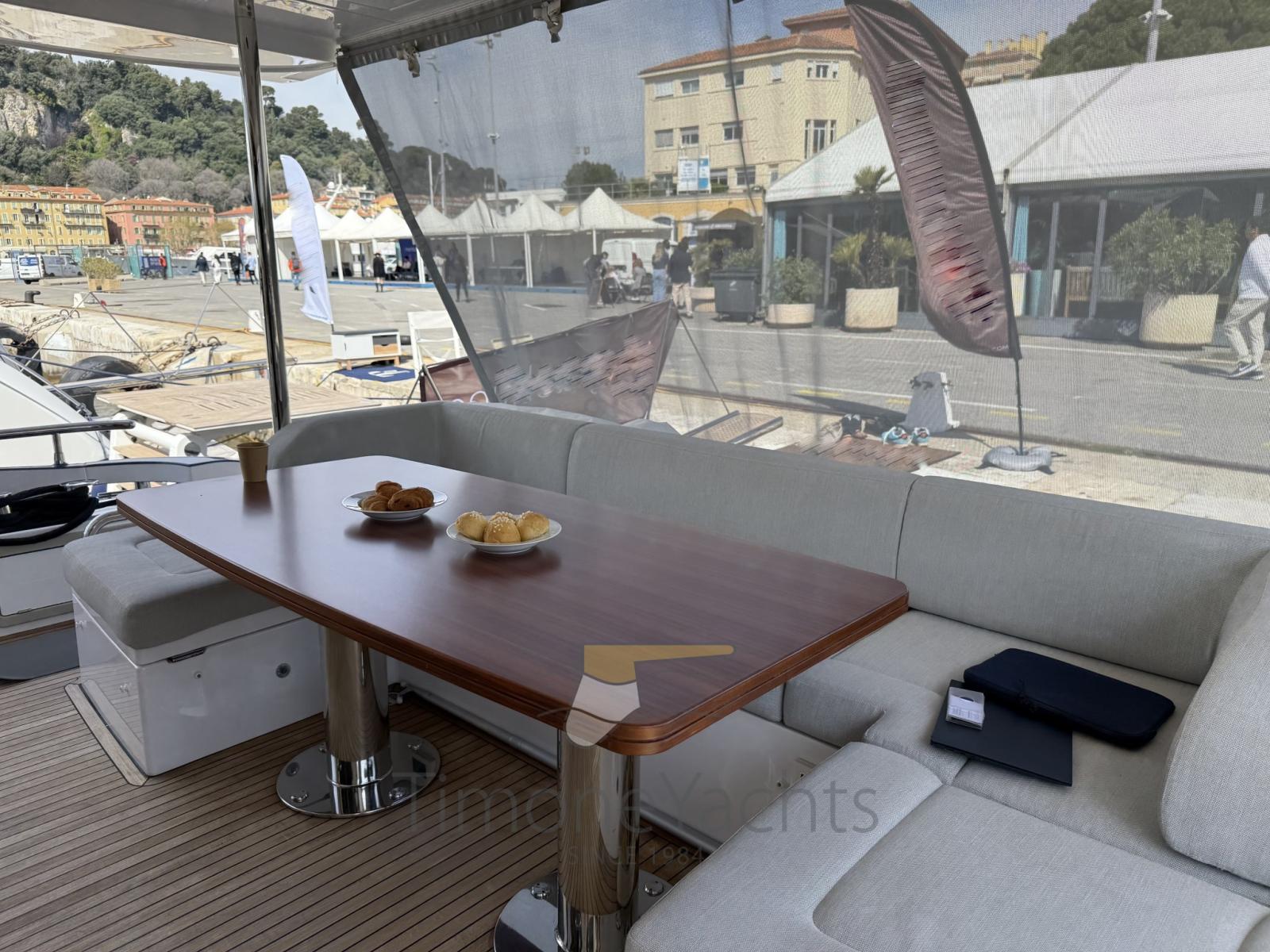 azimut 72 flybridge