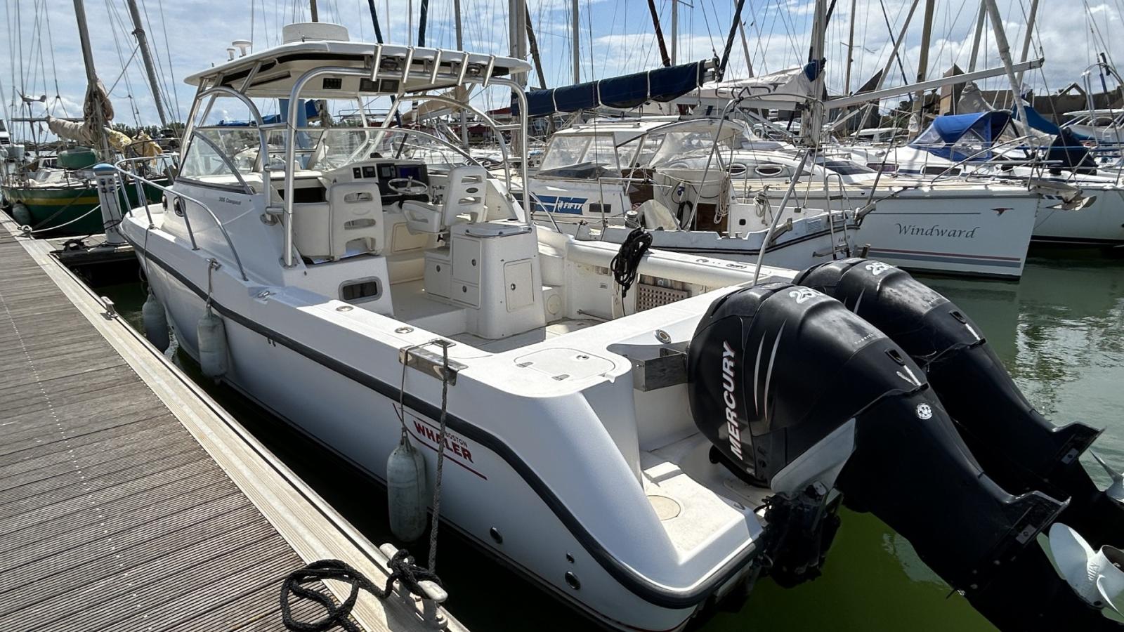 boston whaler 305 conquest