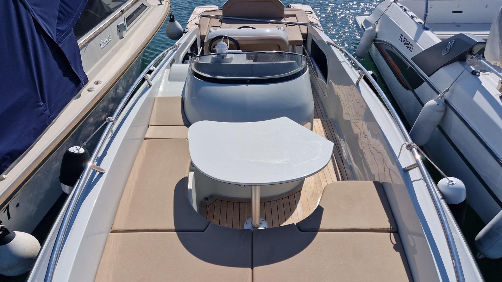 clear marine Libra 750 open