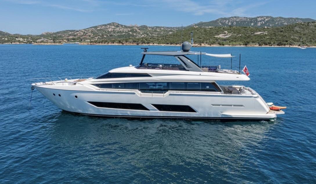 ferretti yachts 850
