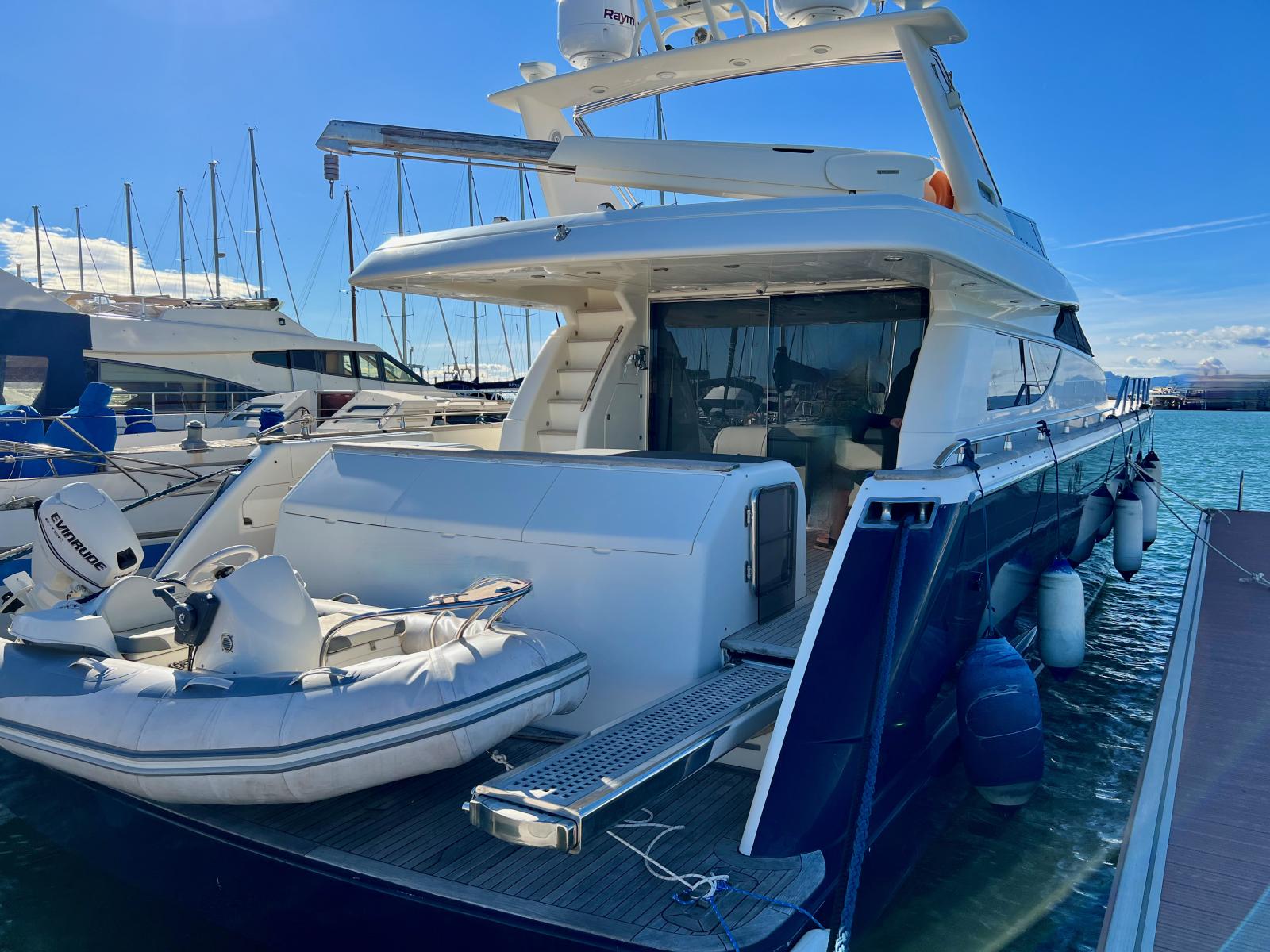 uniesse 72 my