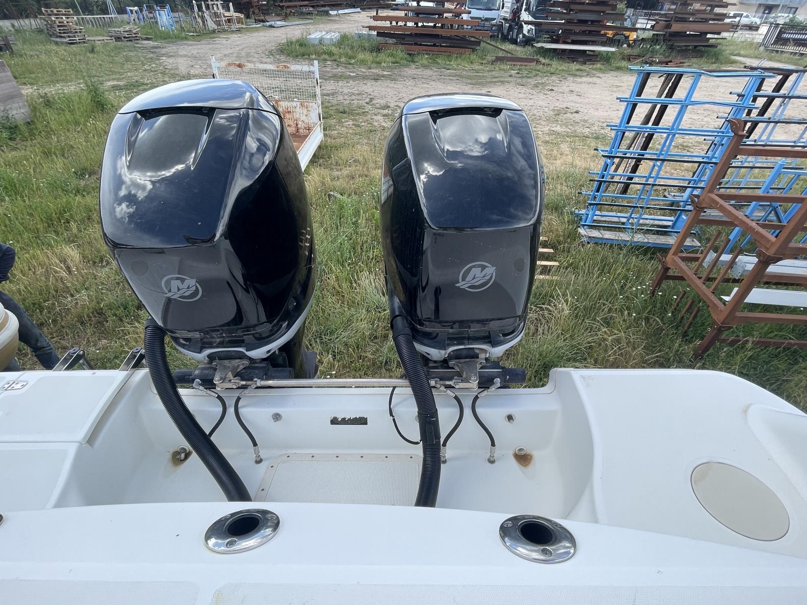 boston whaler 320 outrage