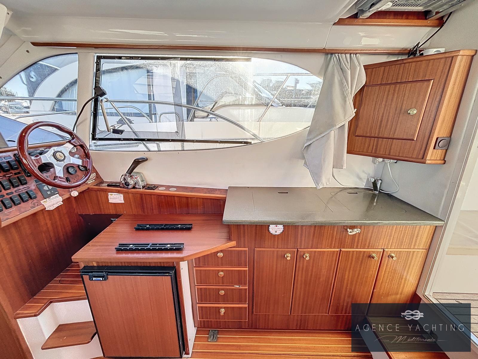 galeon 280 fly