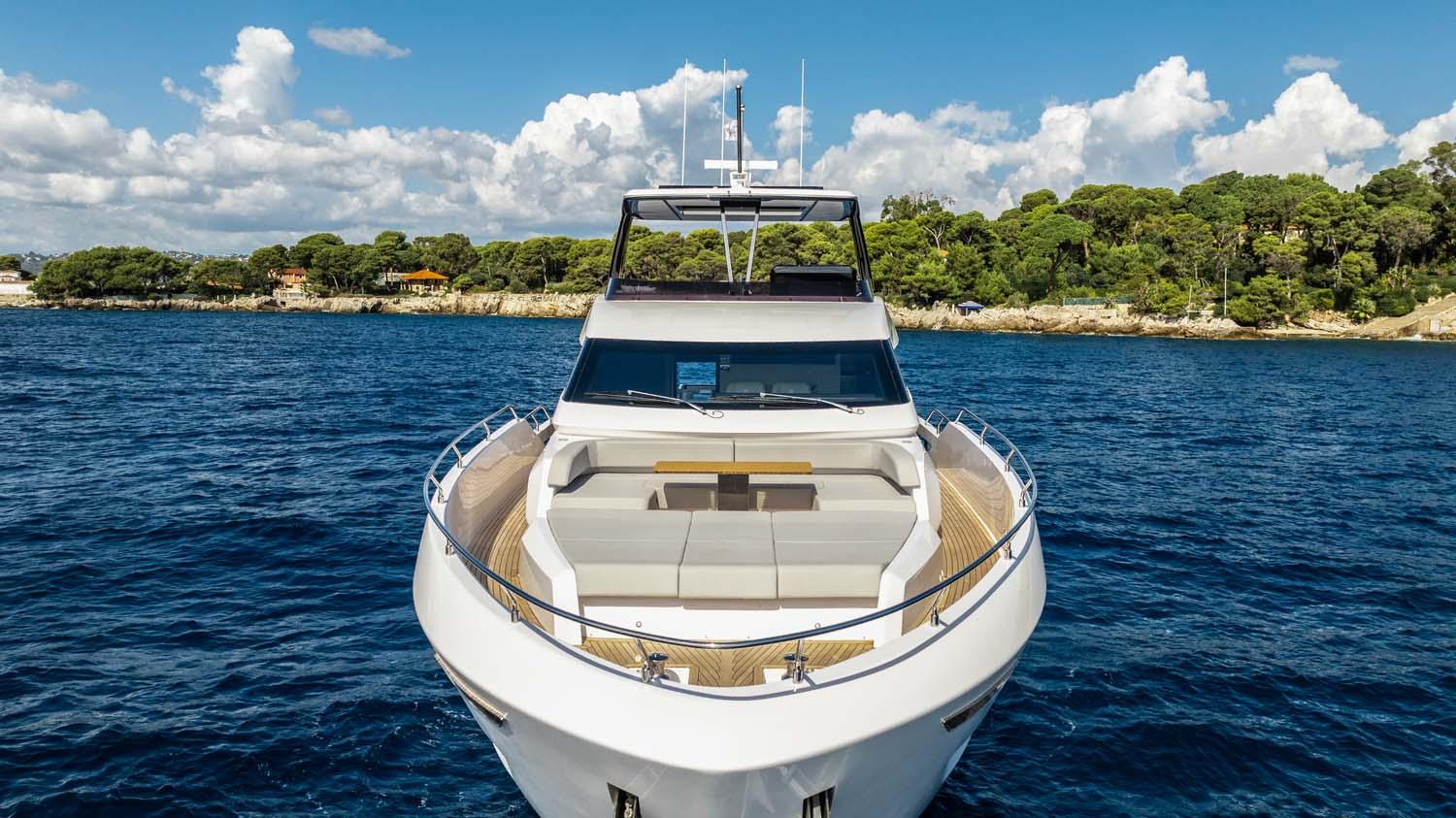 ferretti yachts 800