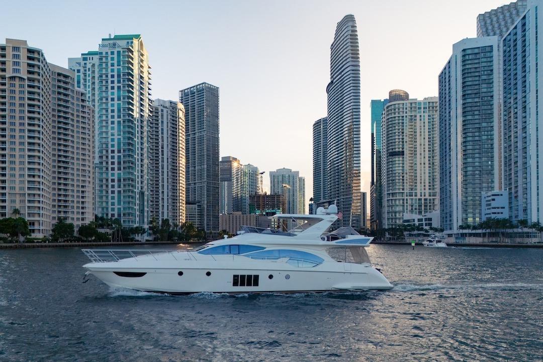 azimut 70