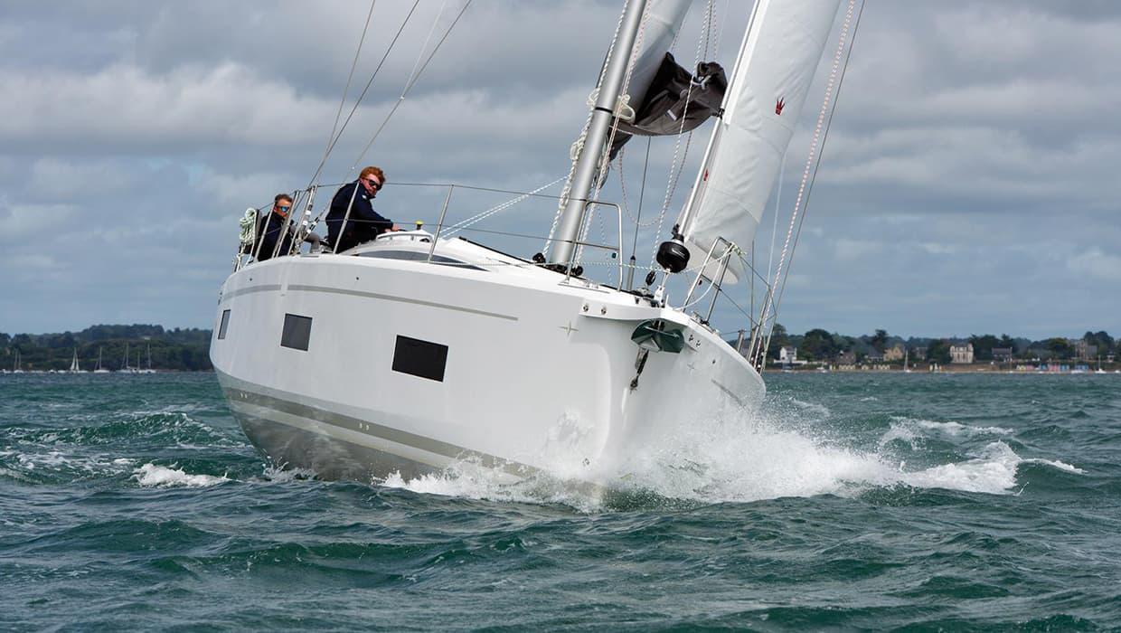 bavaria yachts C42 stock modele 2024 avec options pret a partir