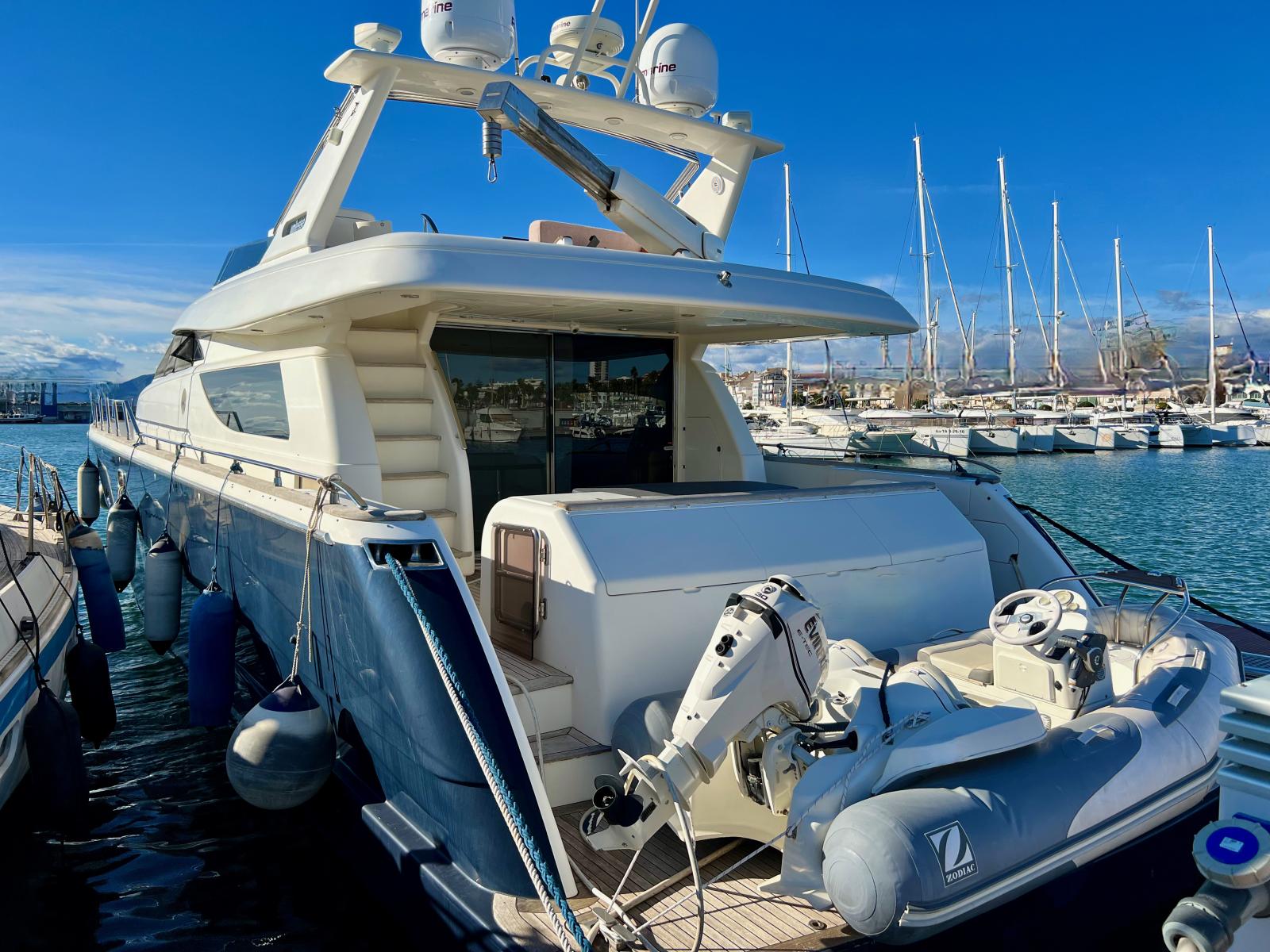 uniesse 72 my