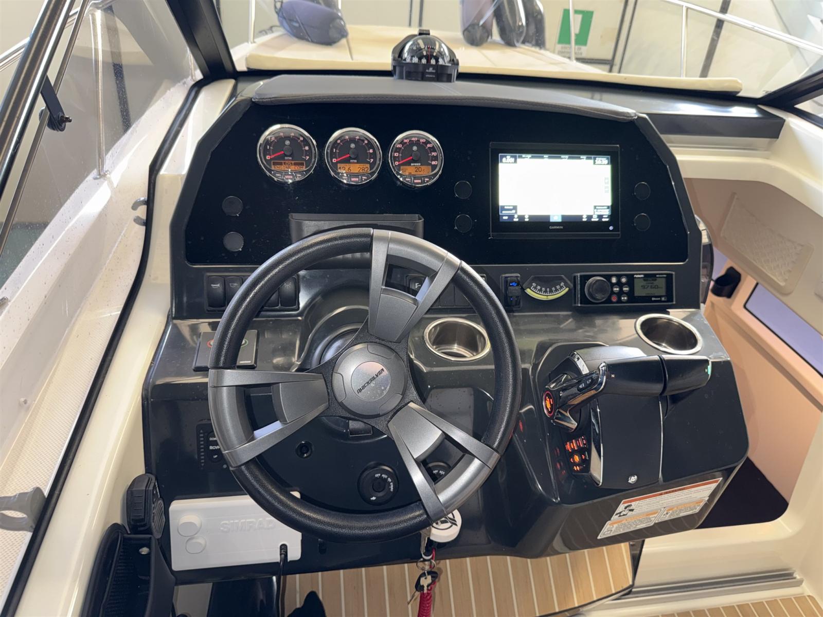 quicksilver Active 875 sundeck