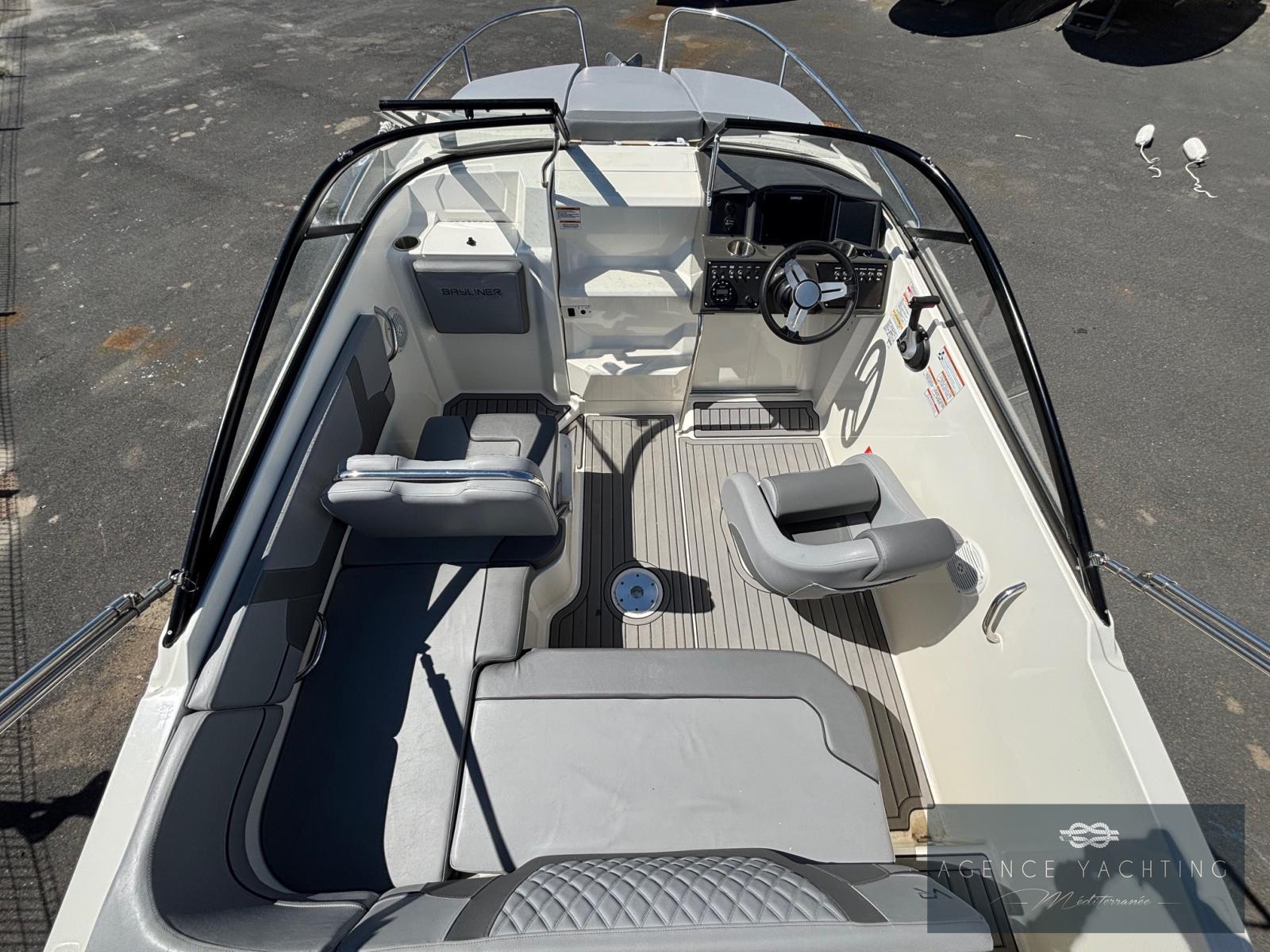 bayliner Vr5 cuddy ob