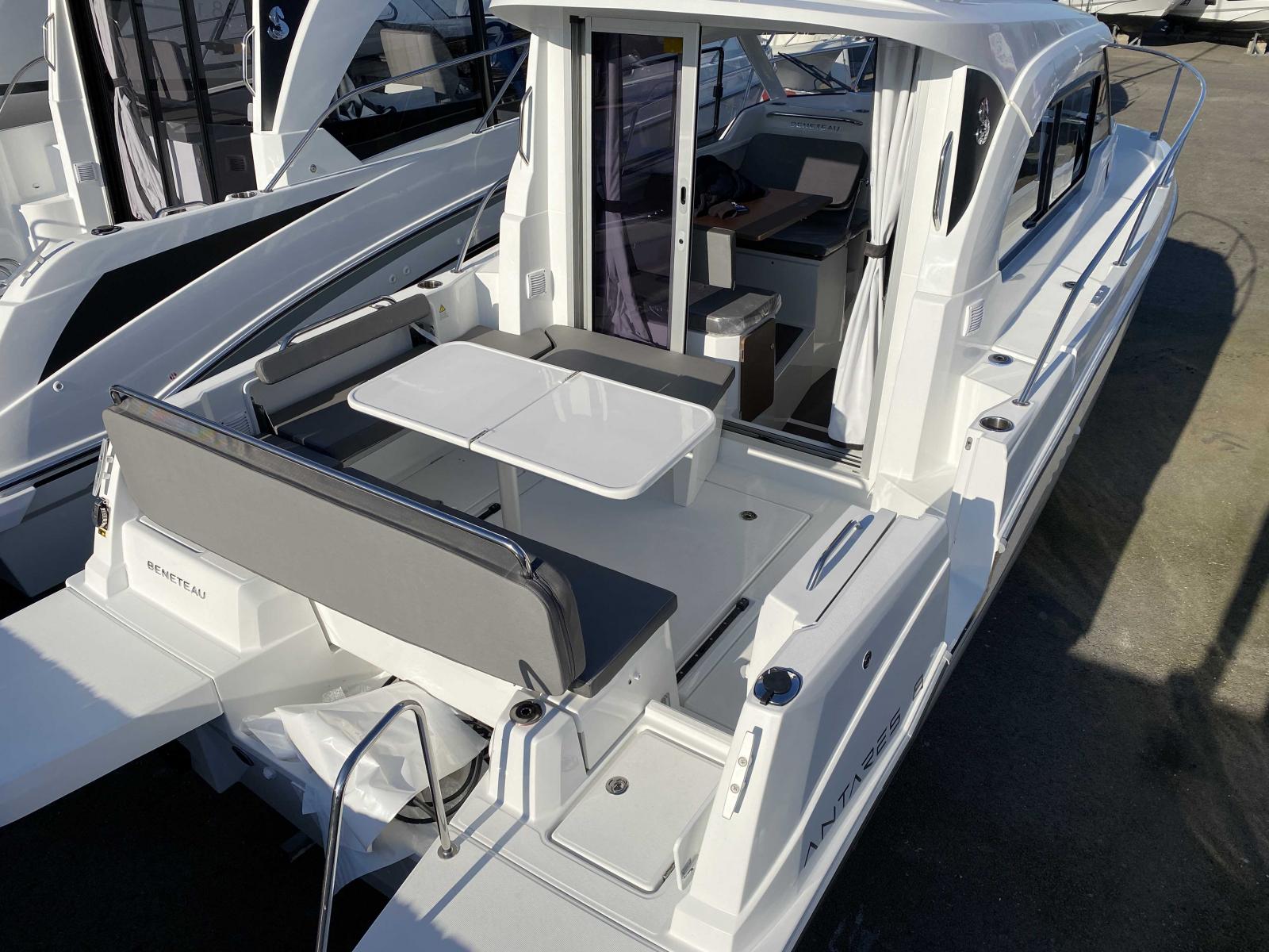 beneteau Antares 8 ob