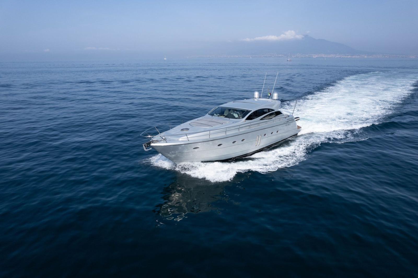 pershing 62