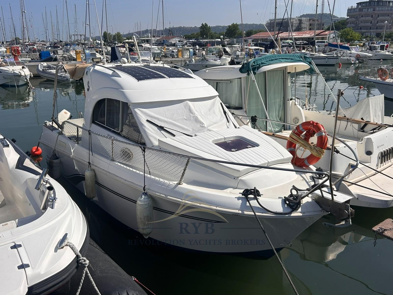 beneteau Antares 6
