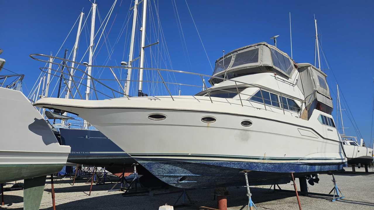 cruisers yachts 3850 aft