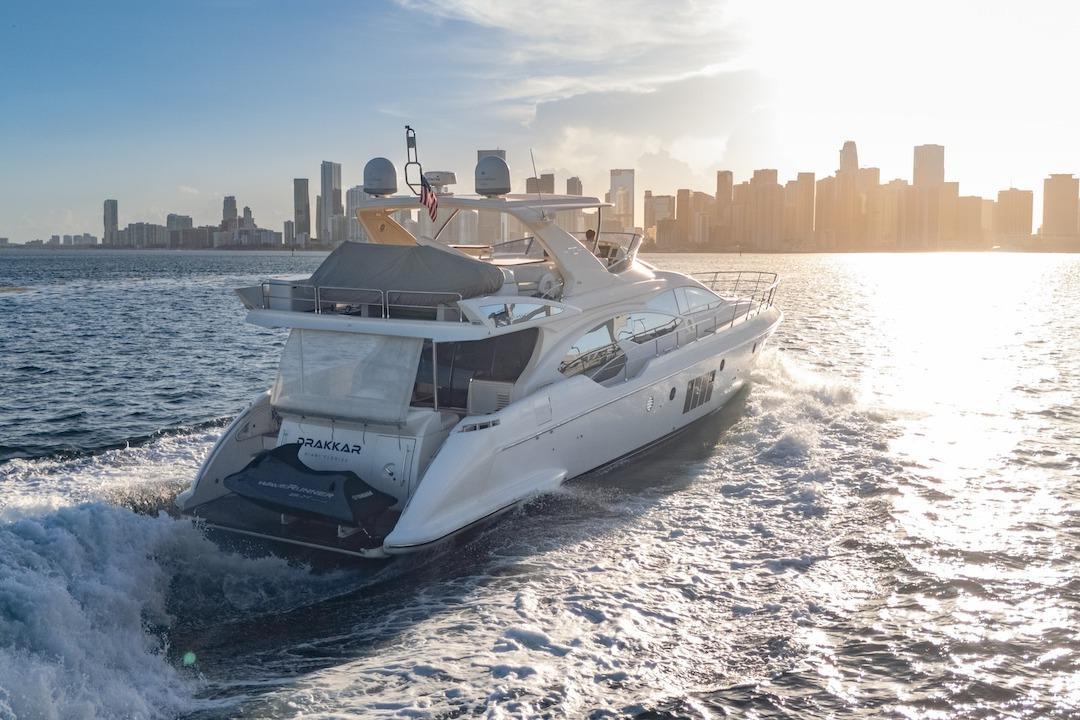 azimut 70