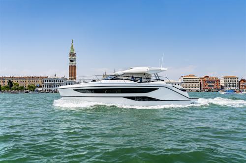 Bavaria yachts sr 38 open top charter