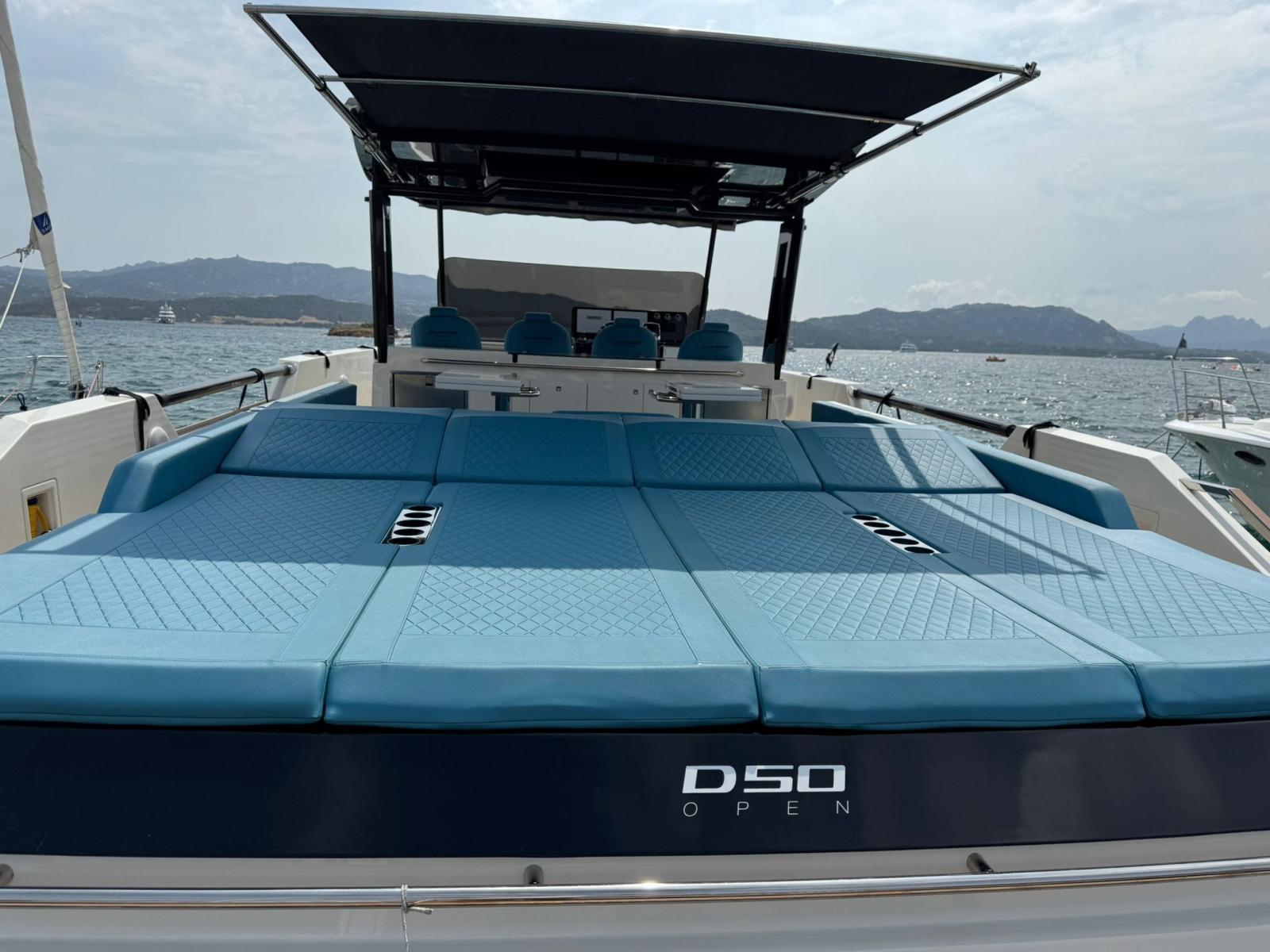 de antonio yachts D50 open