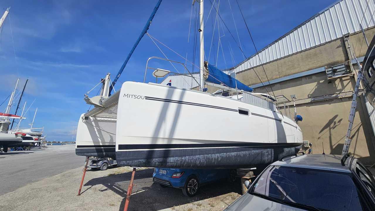 robertson and caine Leopard 40