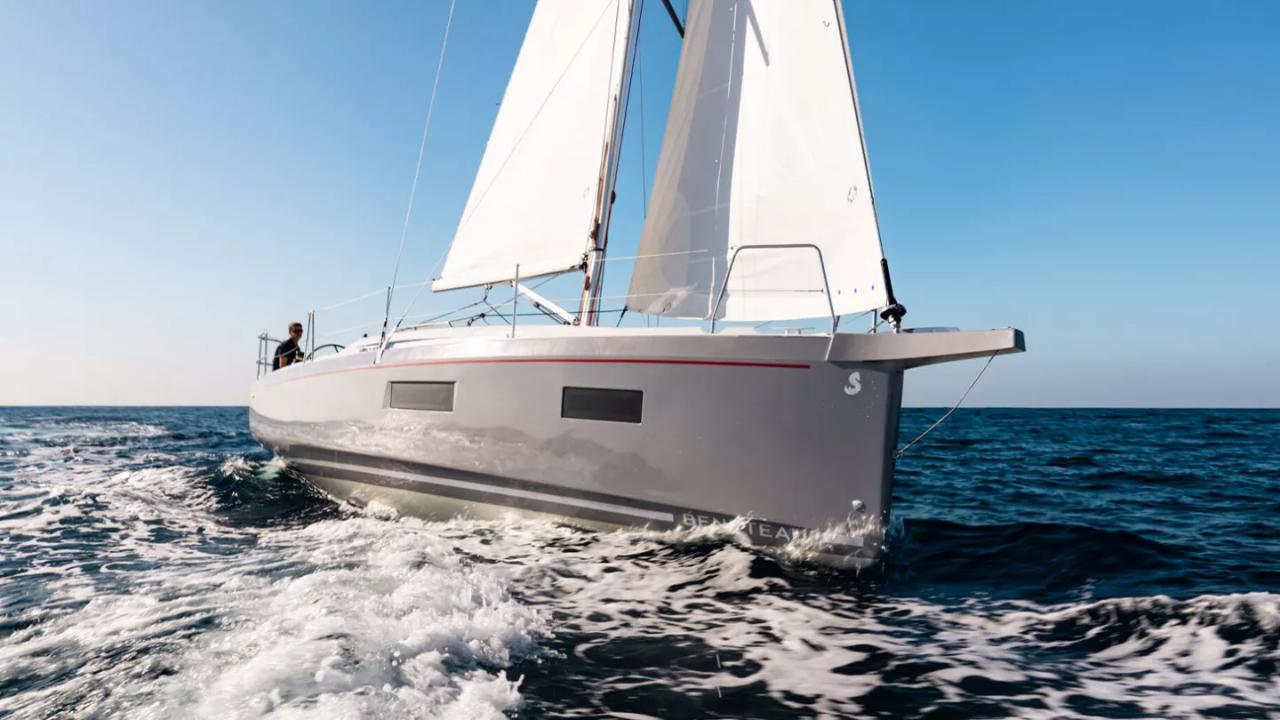 Beneteau Oceanis 34.1 - An Innovative Family Cruiser