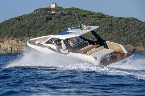 Italia yachts iy 43 veloce